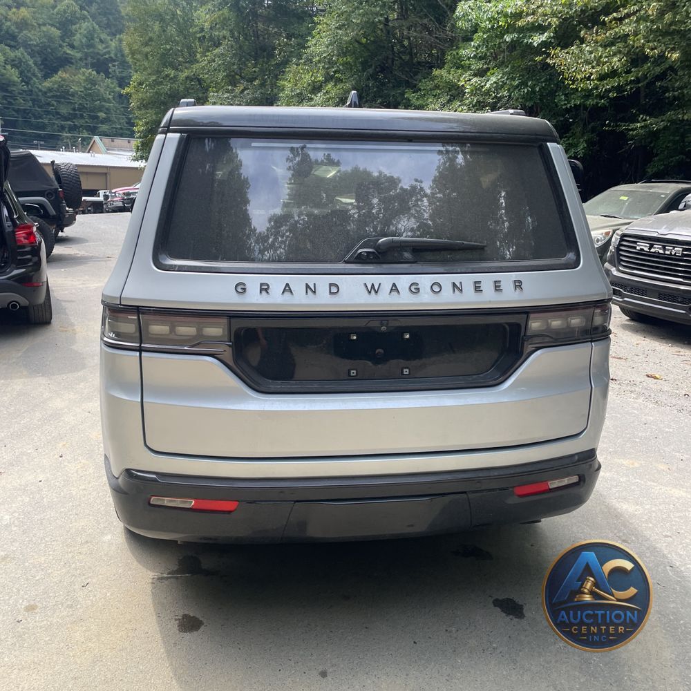 2023 Jeep Grand Wagoneer Series III 4D SUV 4WD