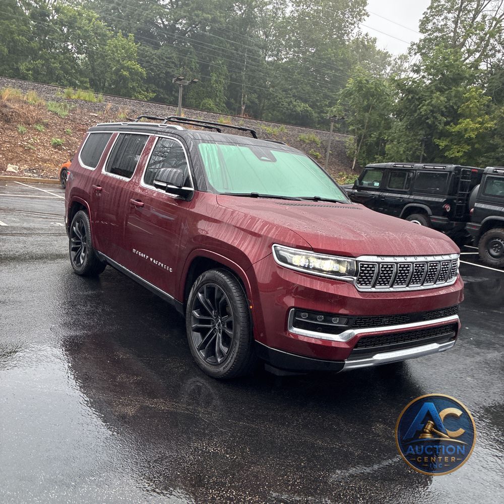 2023 Jeep Grand Wagoneer Base