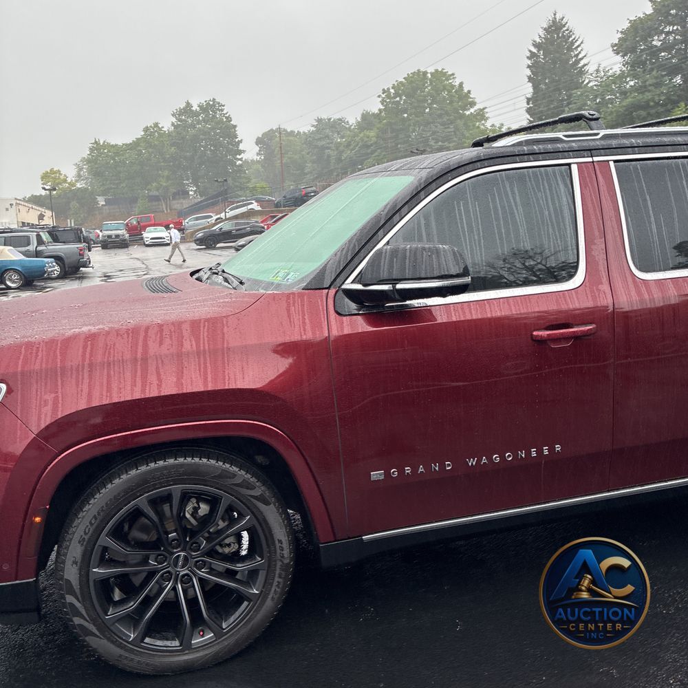 2023 Jeep Grand Wagoneer Base