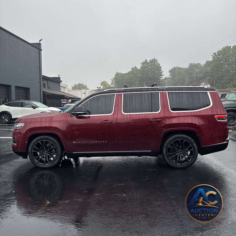 2023 Jeep Grand Wagoneer Base