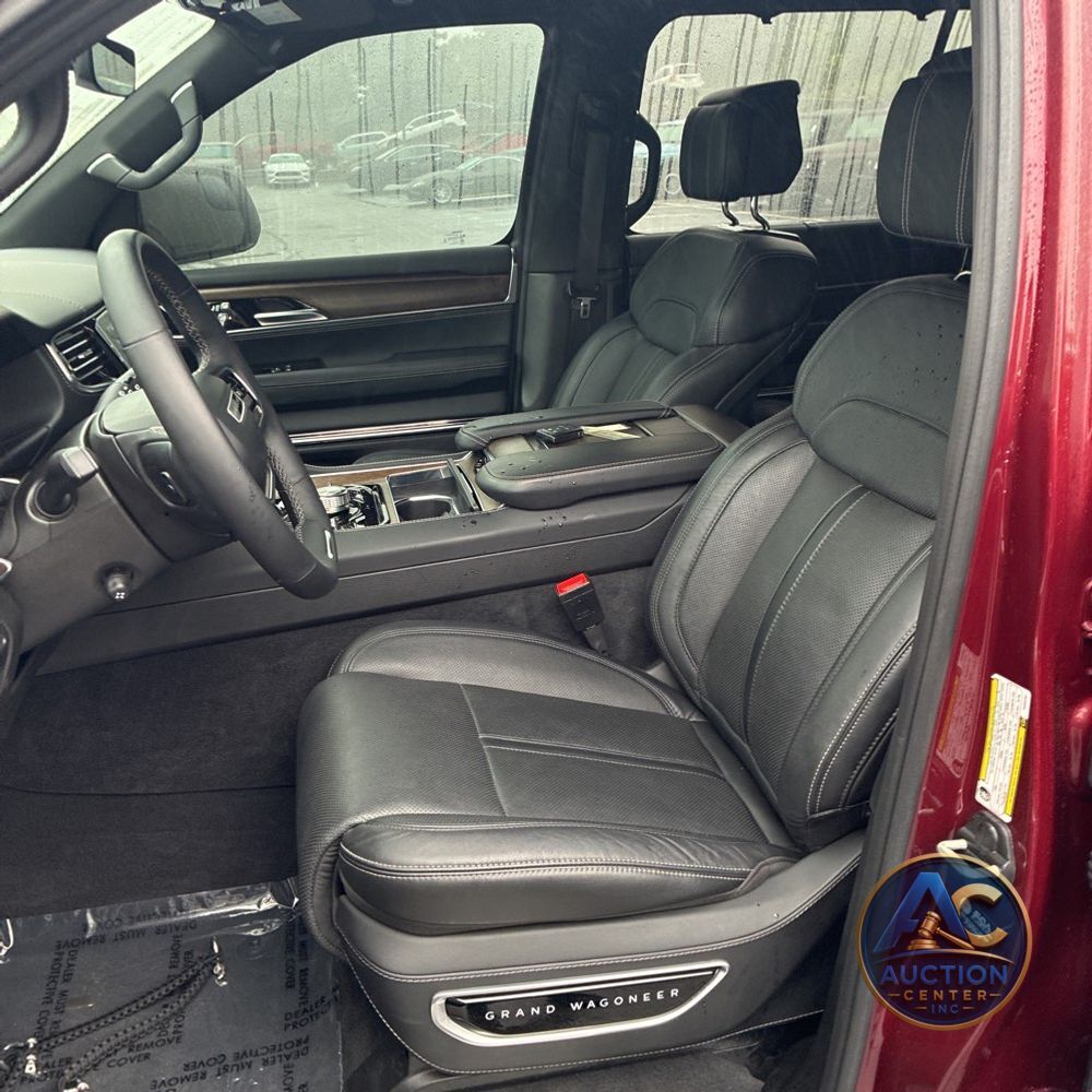2023 Jeep Grand Wagoneer Base