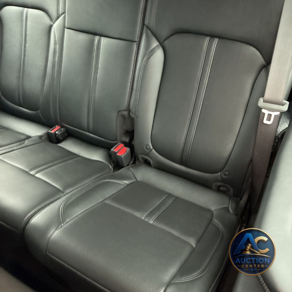 2023 Jeep Grand Wagoneer Base