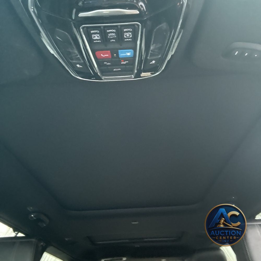 2023 Jeep Grand Wagoneer Base