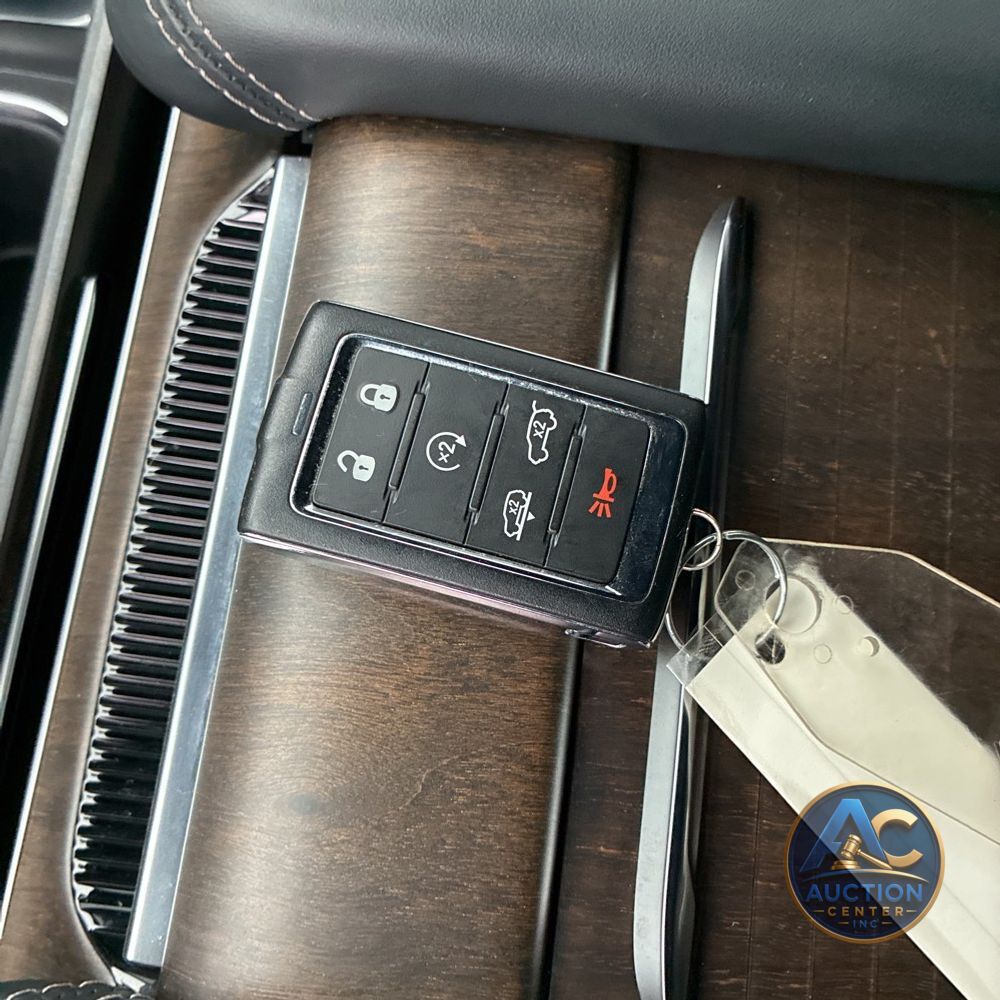 2023 Jeep Grand Wagoneer Base
