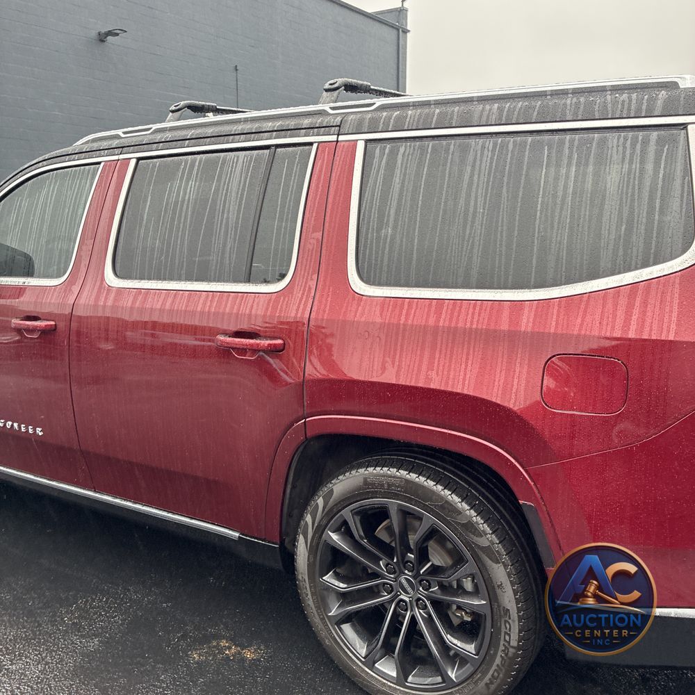 2023 Jeep Grand Wagoneer Base