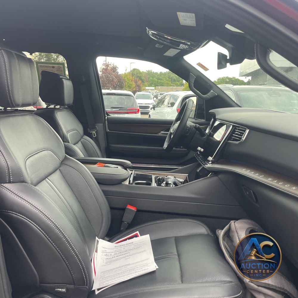 2024 Jeep Grand Wagoneer Base