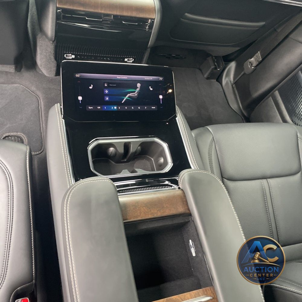 2024 Jeep Grand Wagoneer Base