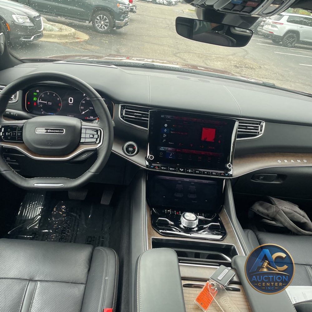 2024 Jeep Grand Wagoneer Base