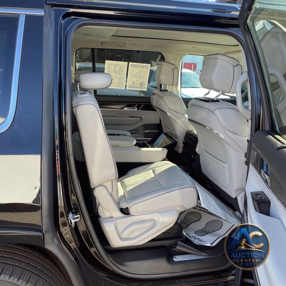 2022 Jeep Grand Wagoneer Series II