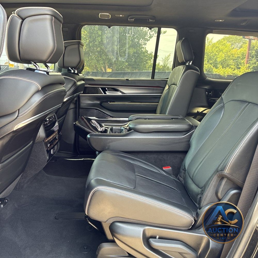 2023 Jeep Grand Wagoneer Series II Obsidian