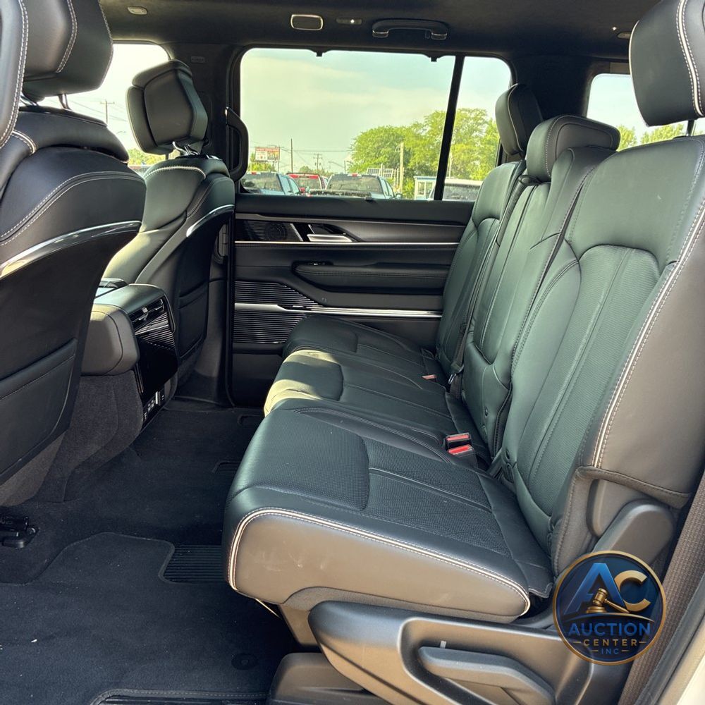 2024 Jeep Grand Wagoneer Series II Obsidian