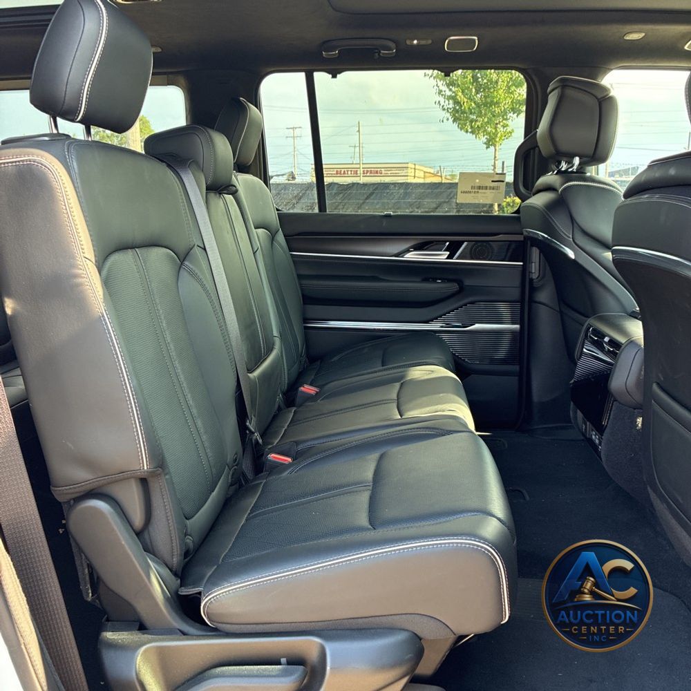 2024 Jeep Grand Wagoneer Series II Obsidian