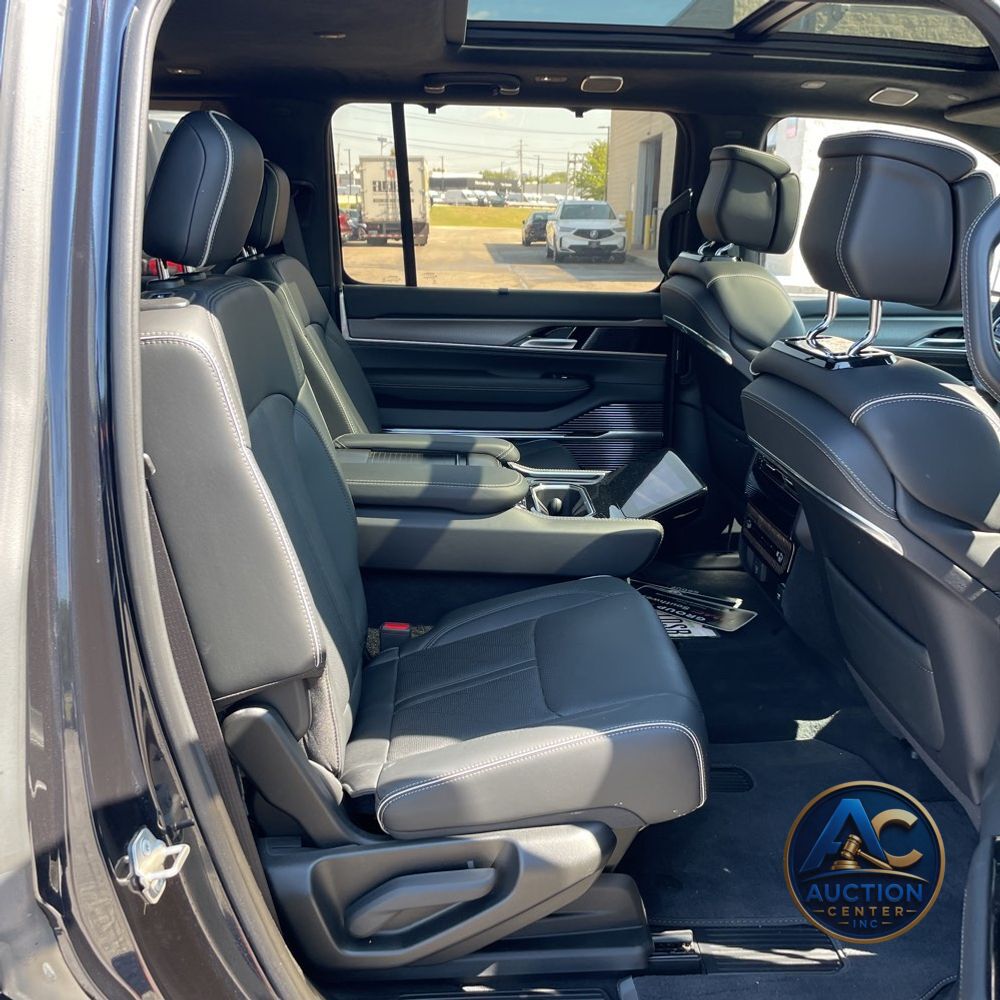 2023 Jeep Grand Wagoneer Obsidian