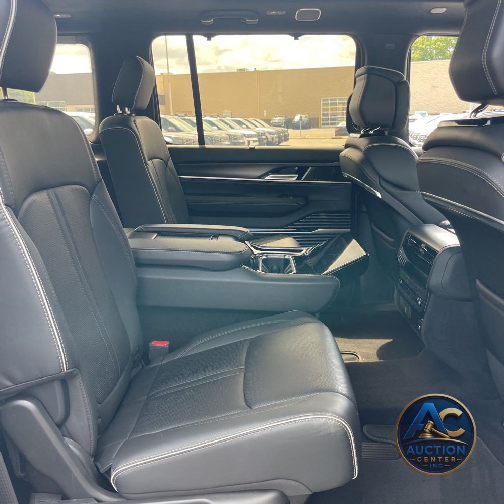 2024 Jeep Grand Wagoneer Obsidian