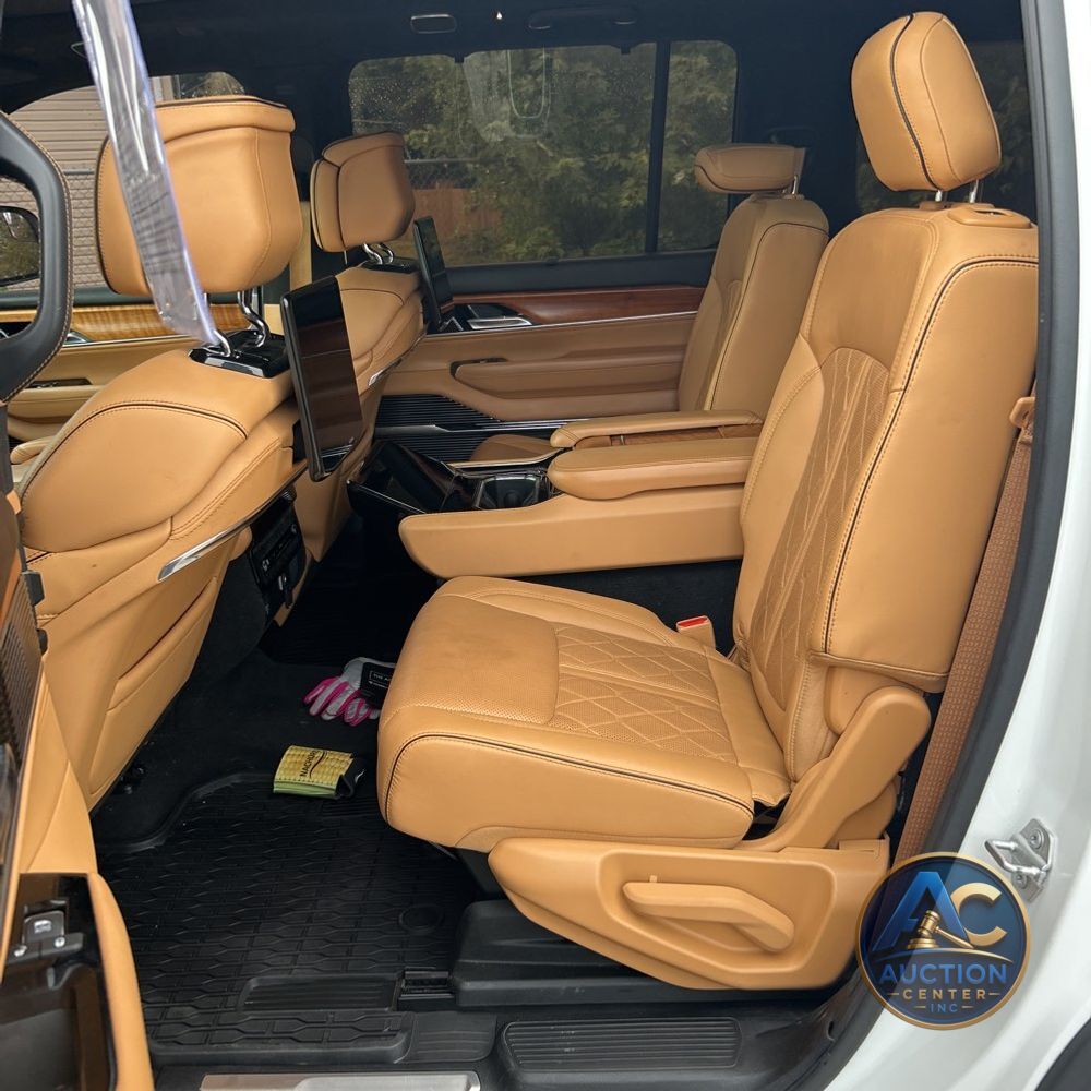 2022 Jeep Grand Wagoneer Series III
