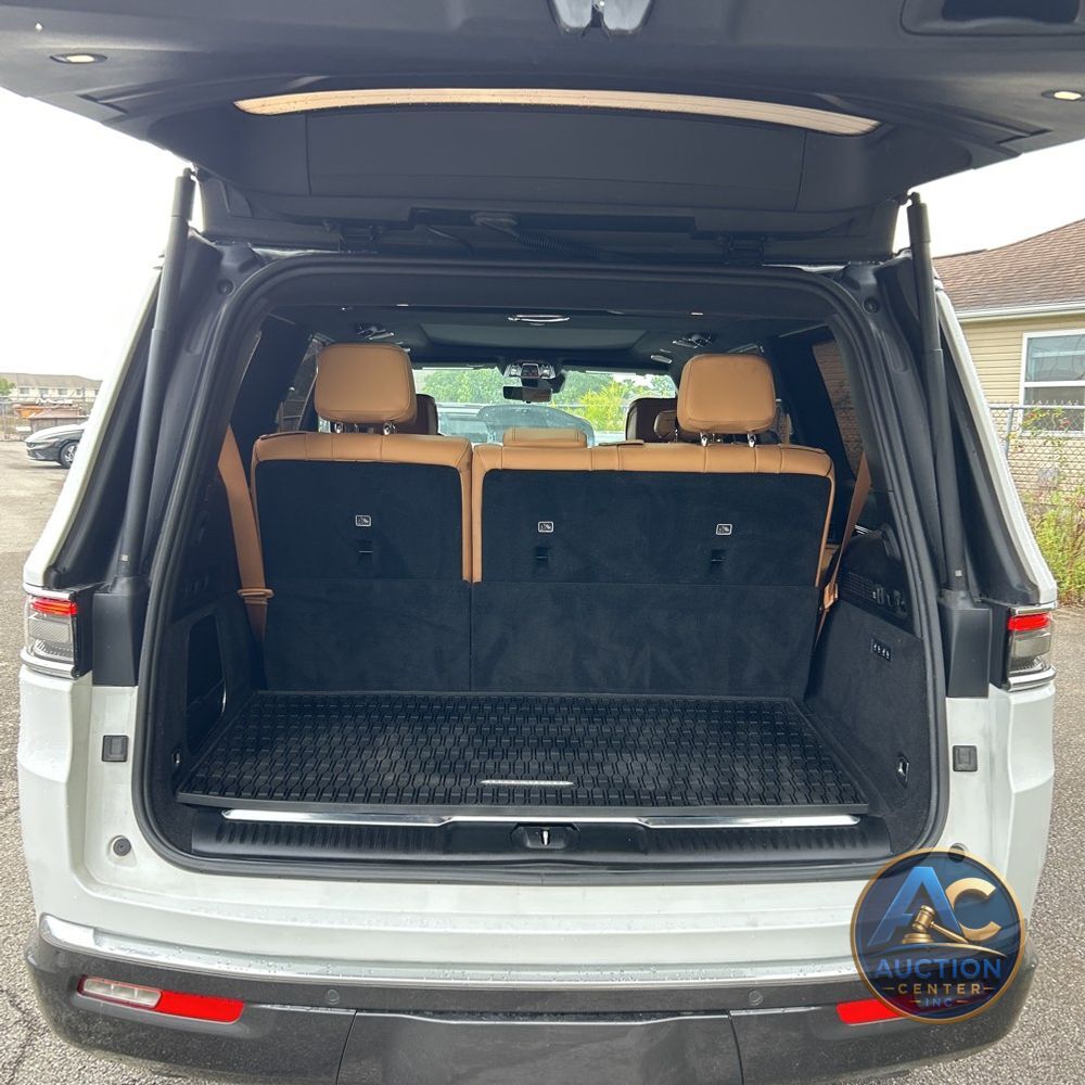 2022 Jeep Grand Wagoneer Series III