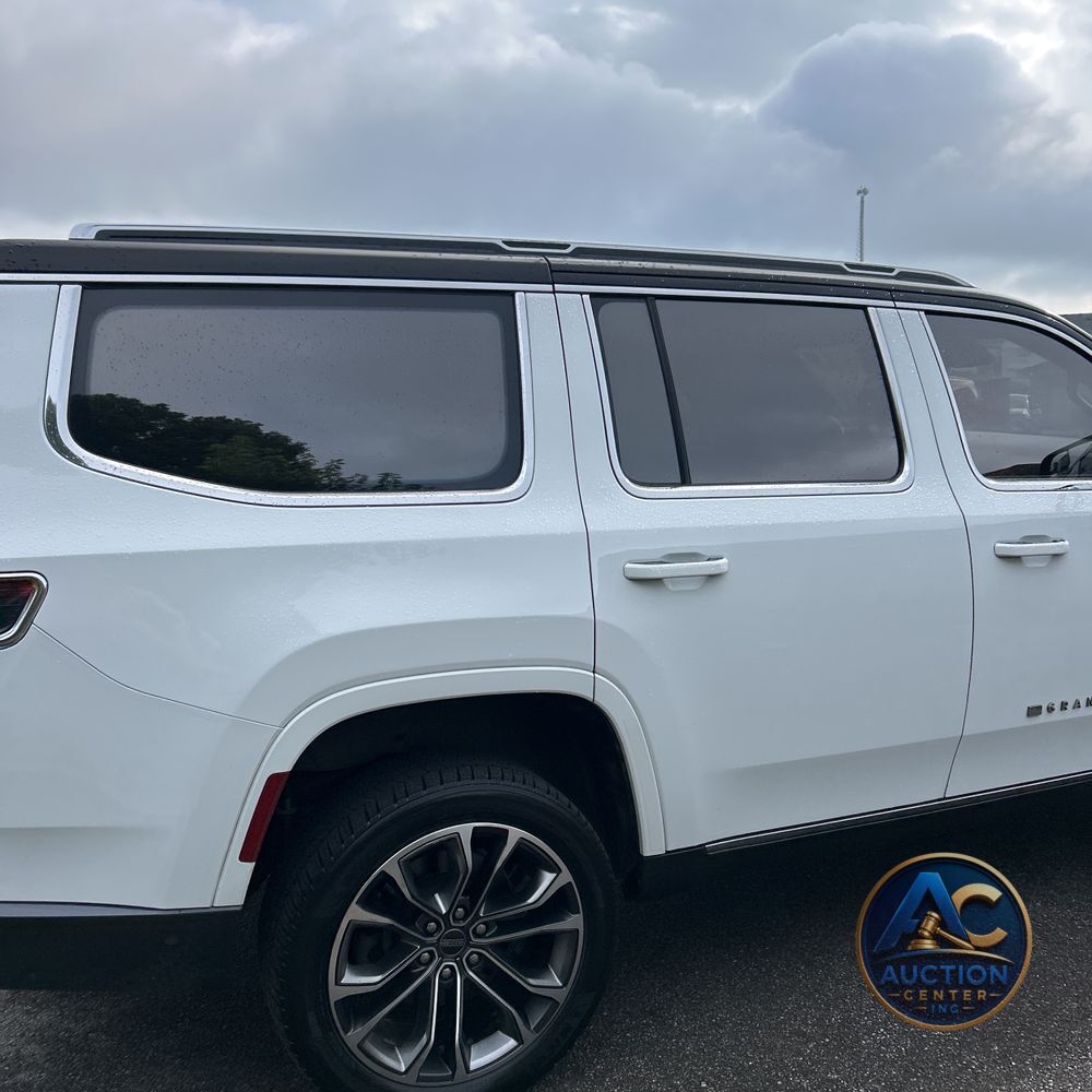 2022 Jeep Grand Wagoneer Series III