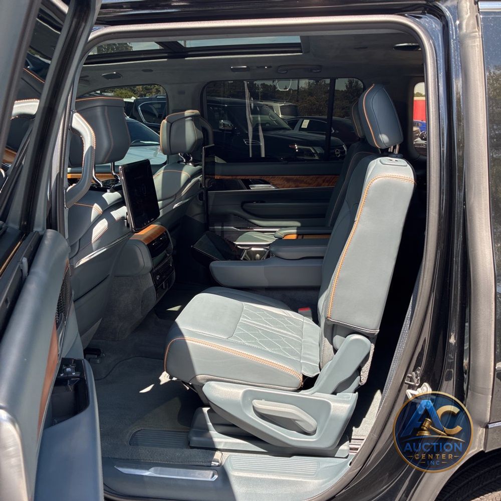 2022 Jeep Grand Wagoneer Series III
