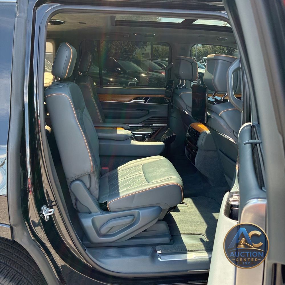 2022 Jeep Grand Wagoneer Series III