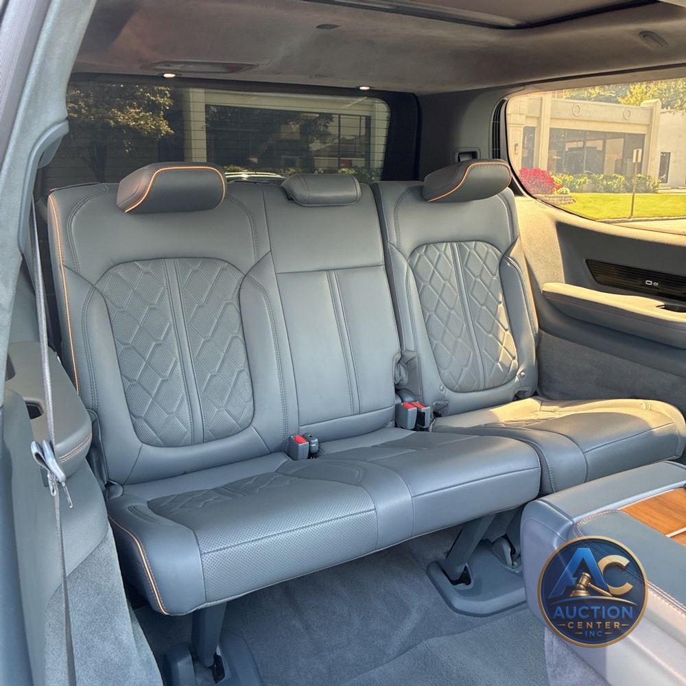 2022 Jeep Grand Wagoneer Series III