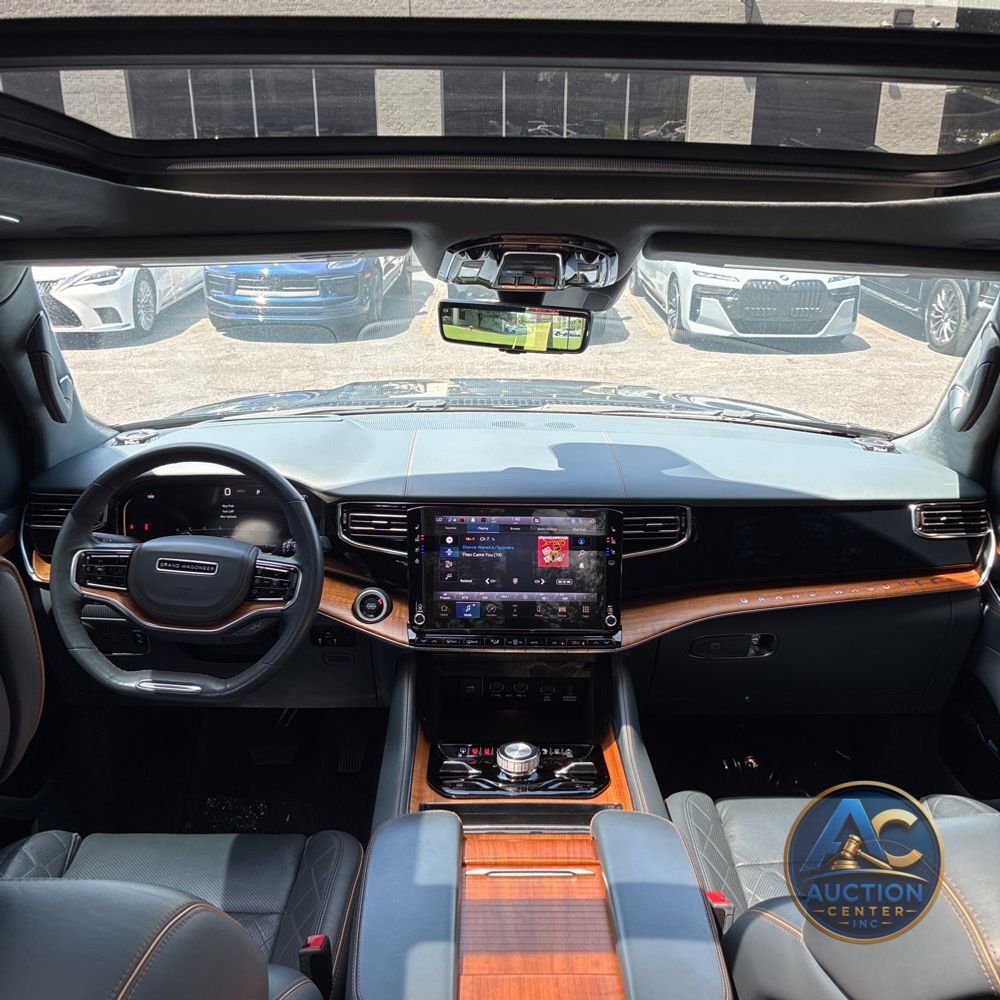 2022 Jeep Grand Wagoneer Series III