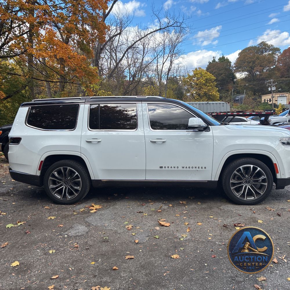 2022 Jeep Grand Wagoneer Series III