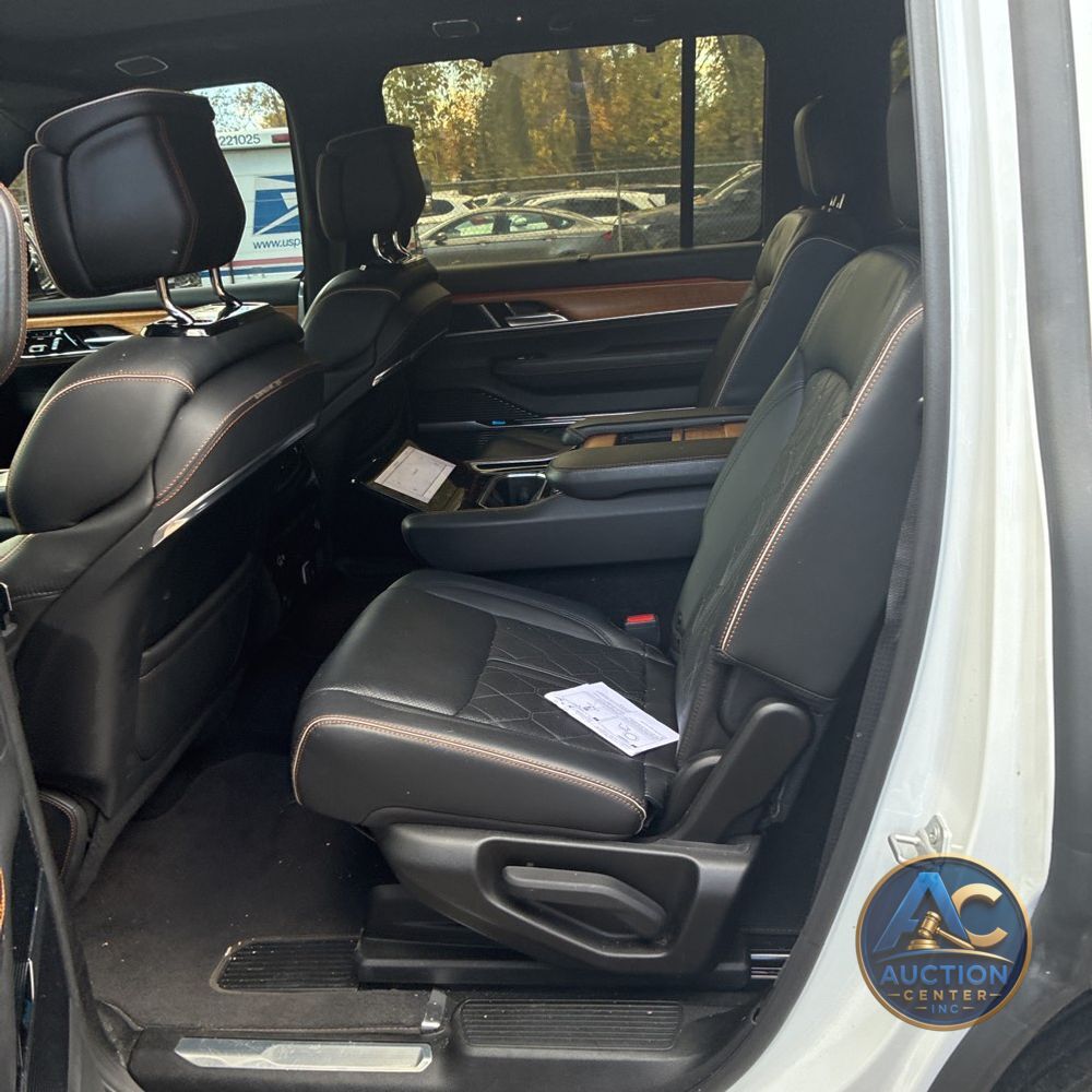 2022 Jeep Grand Wagoneer Series III