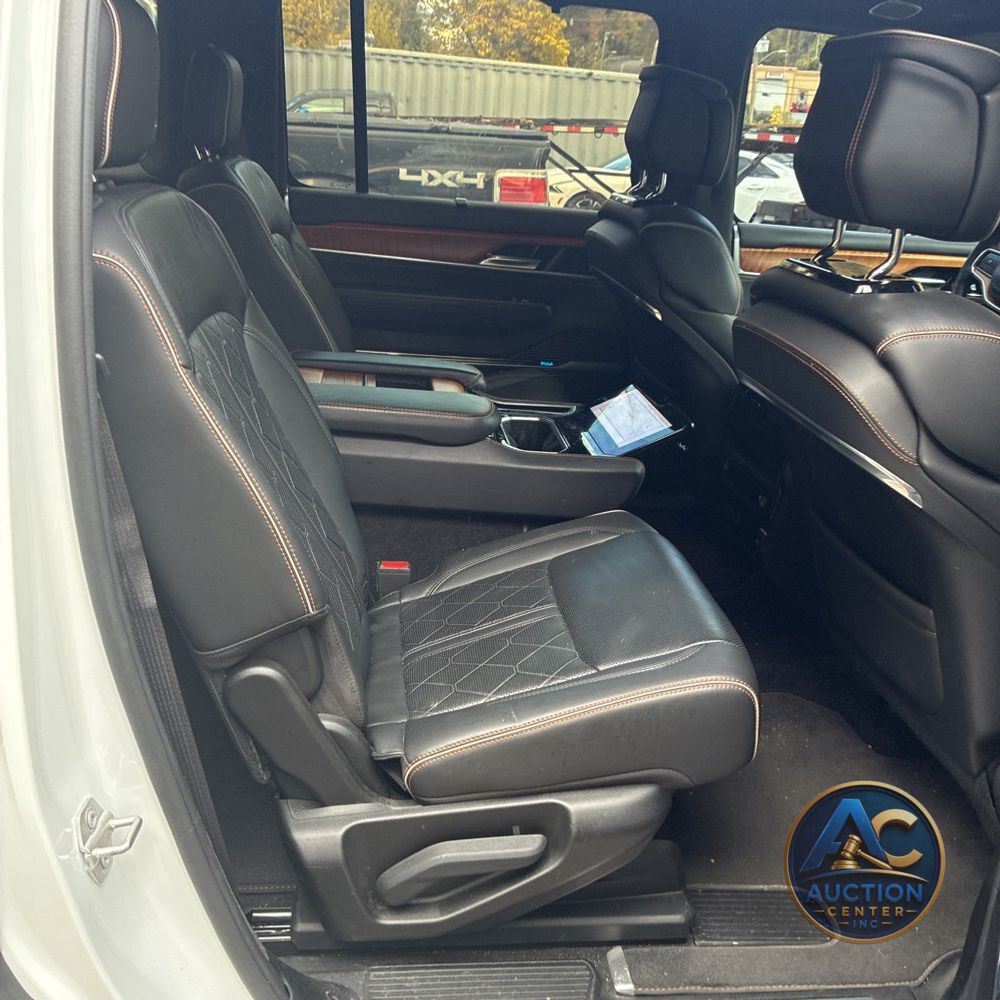 2022 Jeep Grand Wagoneer Series III