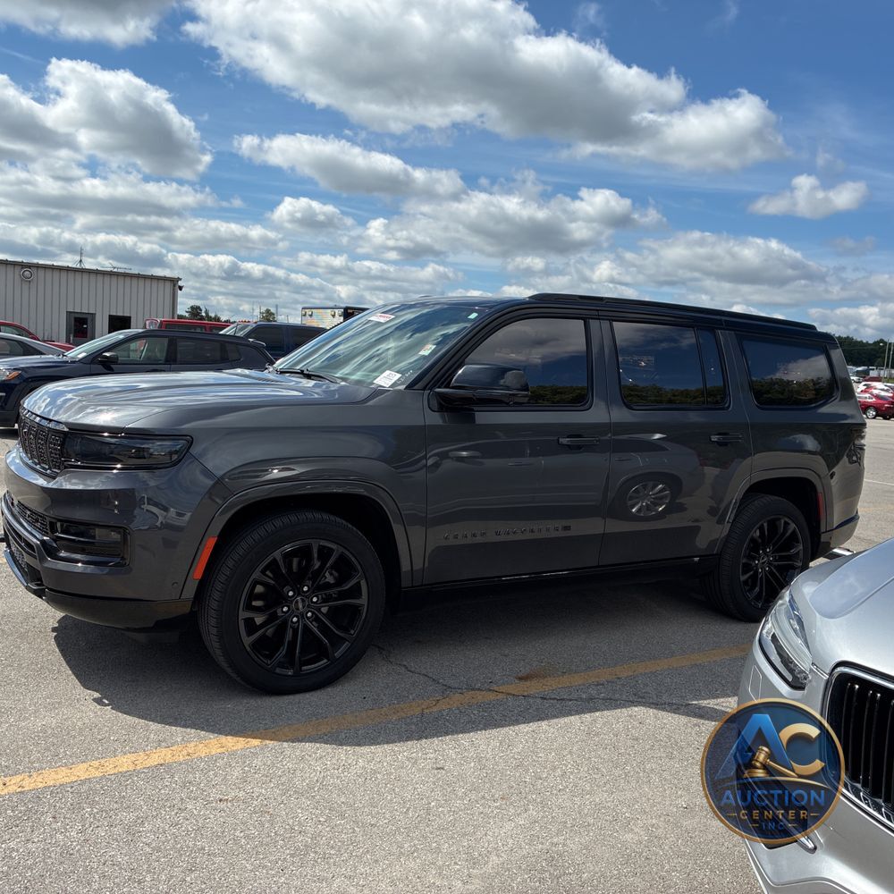 2024 Jeep Grand Wagoneer Series III Obsidian