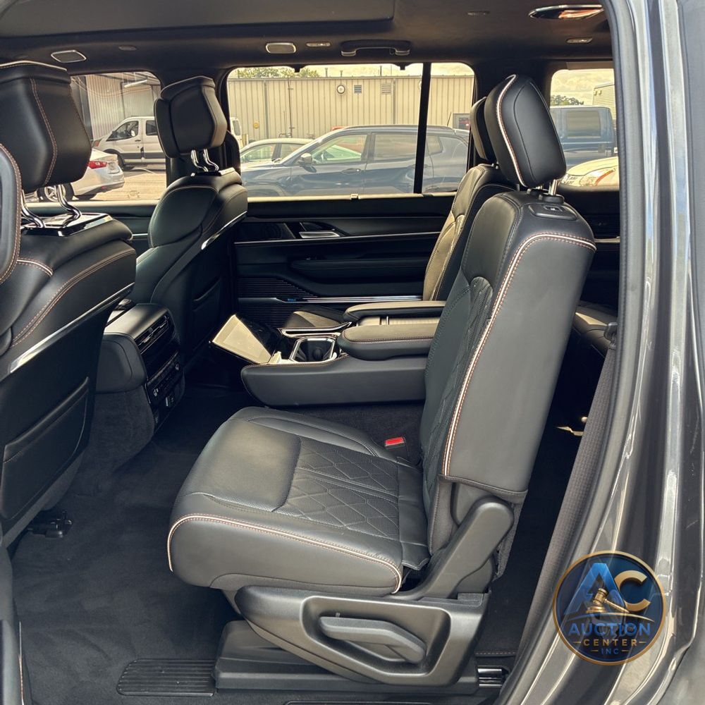 2024 Jeep Grand Wagoneer Series III Obsidian