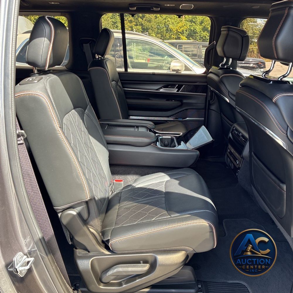 2024 Jeep Grand Wagoneer Series III Obsidian