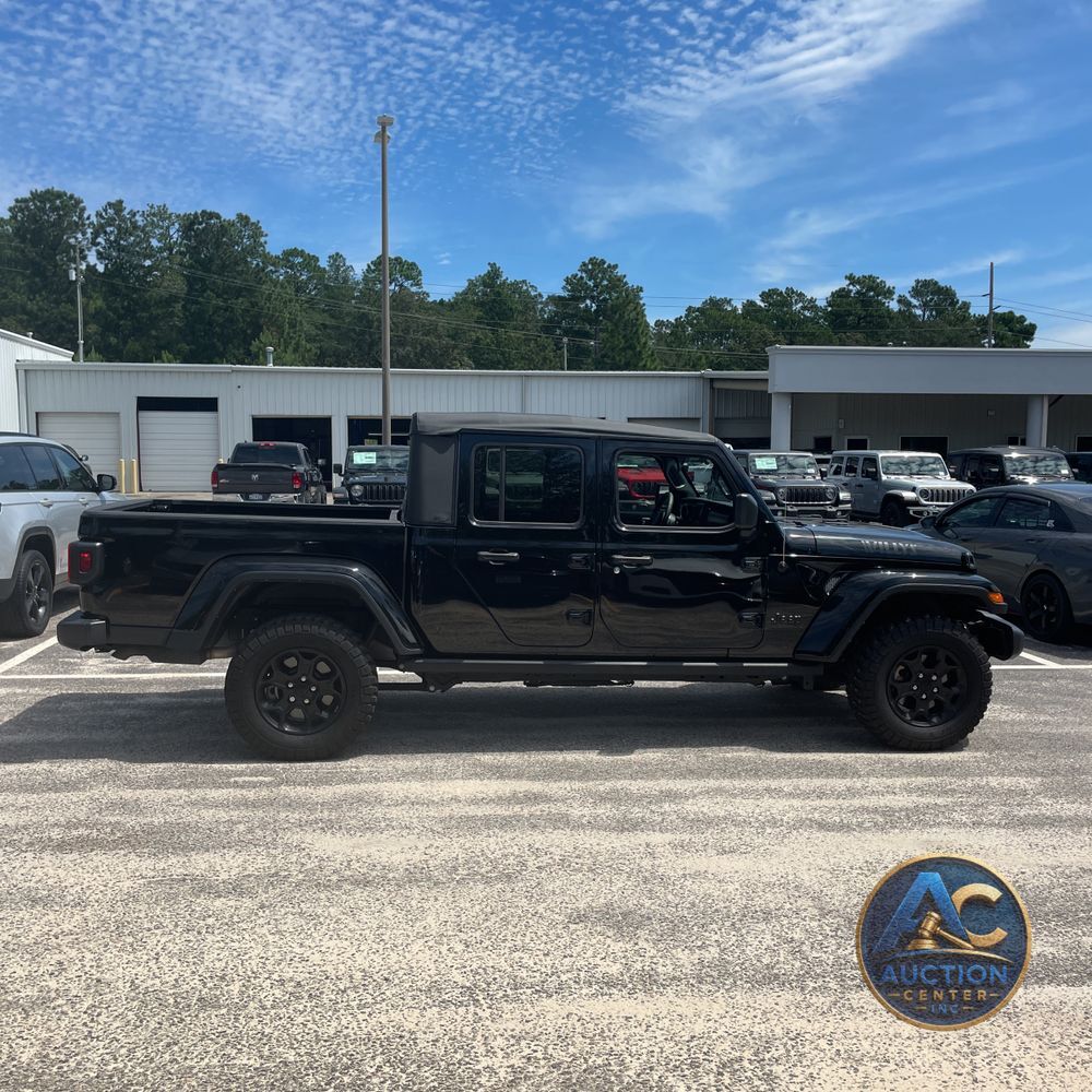 2023 Jeep Gladiator Willys