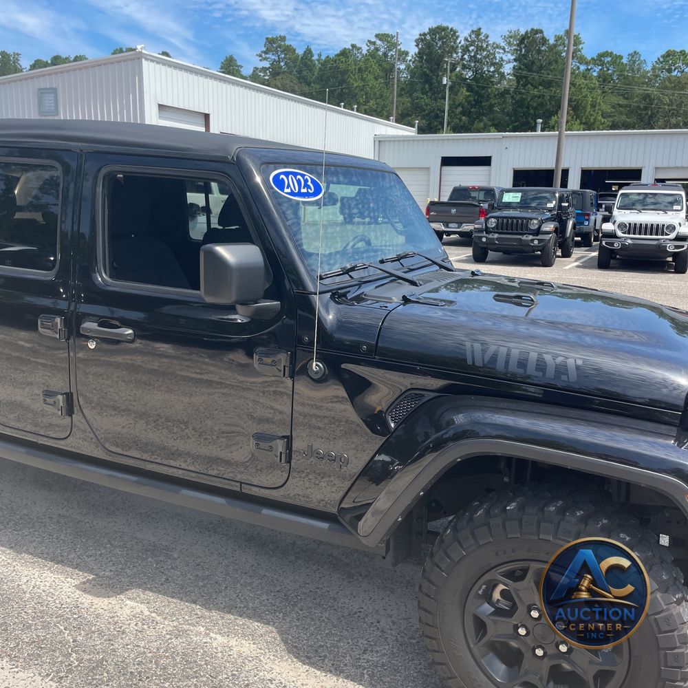 2023 Jeep Gladiator Willys