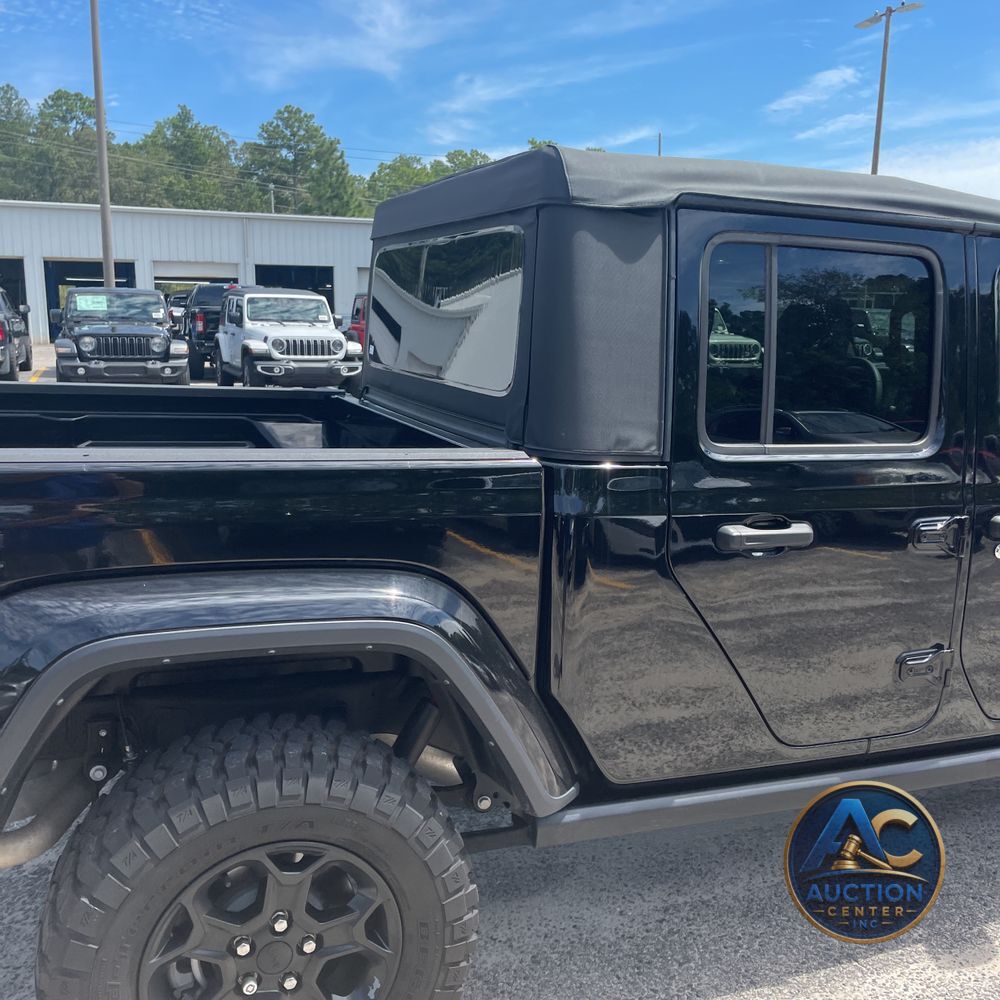 2023 Jeep Gladiator Willys