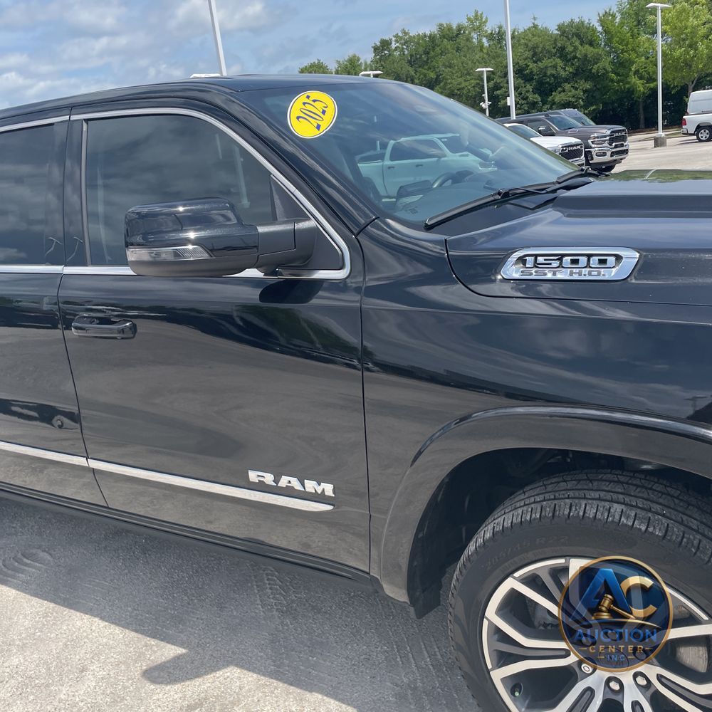 2025 Ram 1500 Tungsten Crew Cab 4x4 5'7" Box