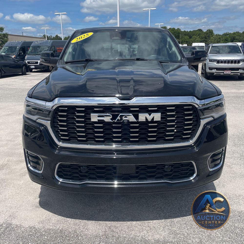 2025 Ram 1500 Tungsten Crew Cab 4x4 5'7" Box