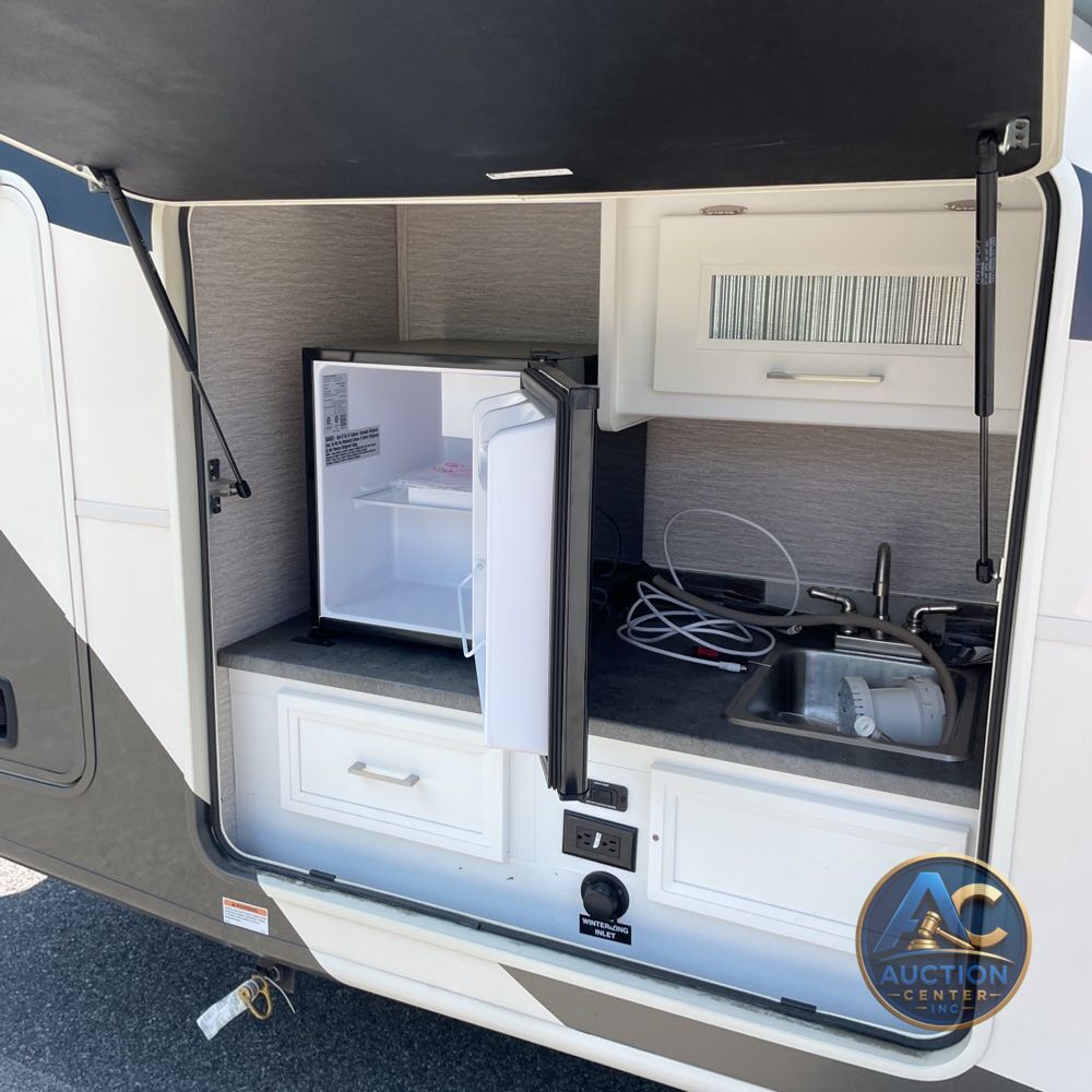 2020 Mirada Coachman motor home Base