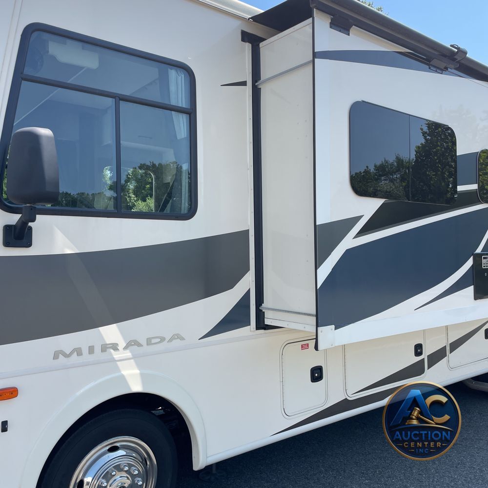 2020 Mirada Coachman motor home Base