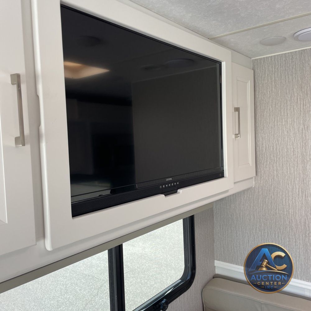 2020 Mirada Coachman motor home Base