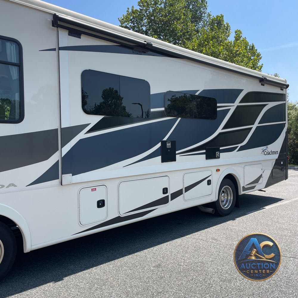 2020 Mirada Coachman motor home Base