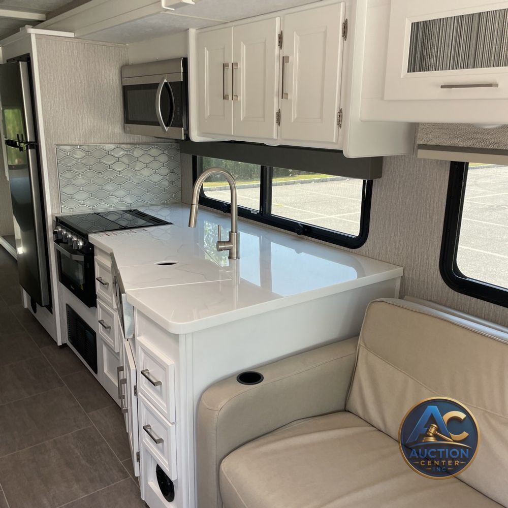 2020 Mirada Coachman motor home Base