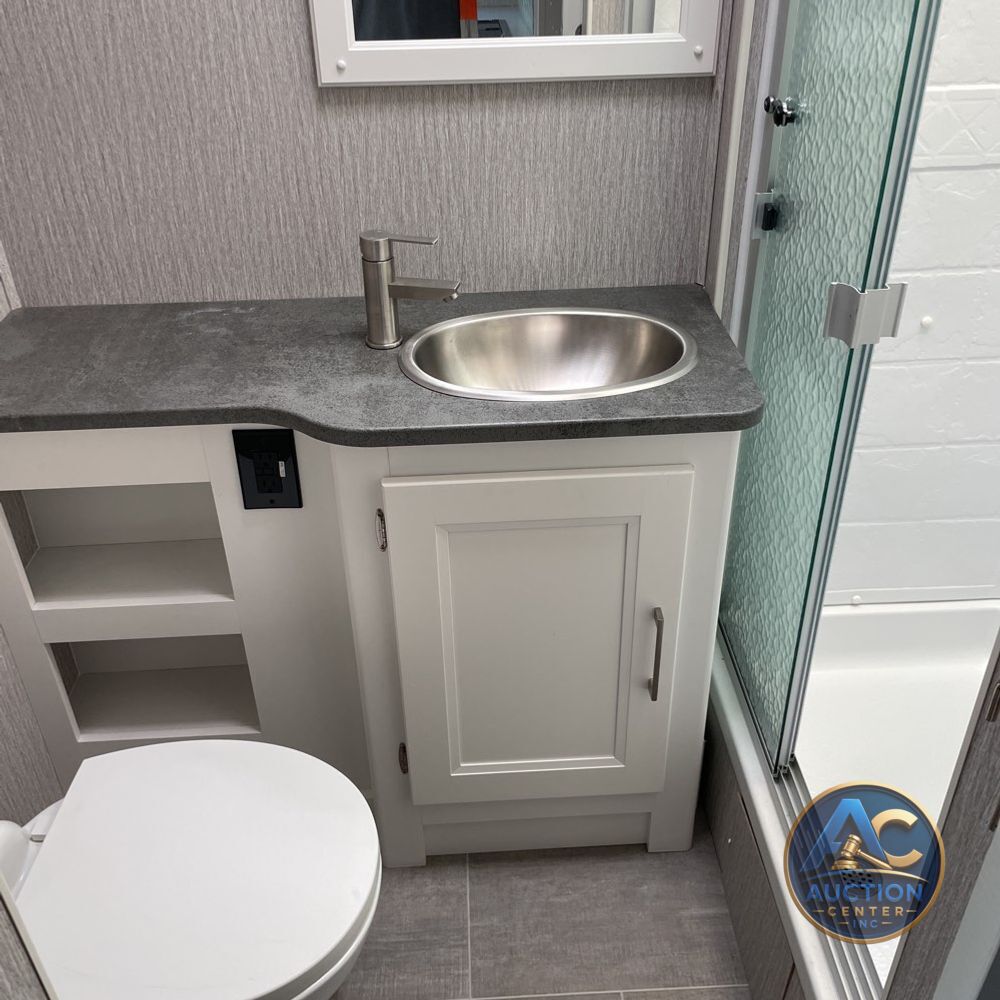 2020 Mirada Coachman motor home Base