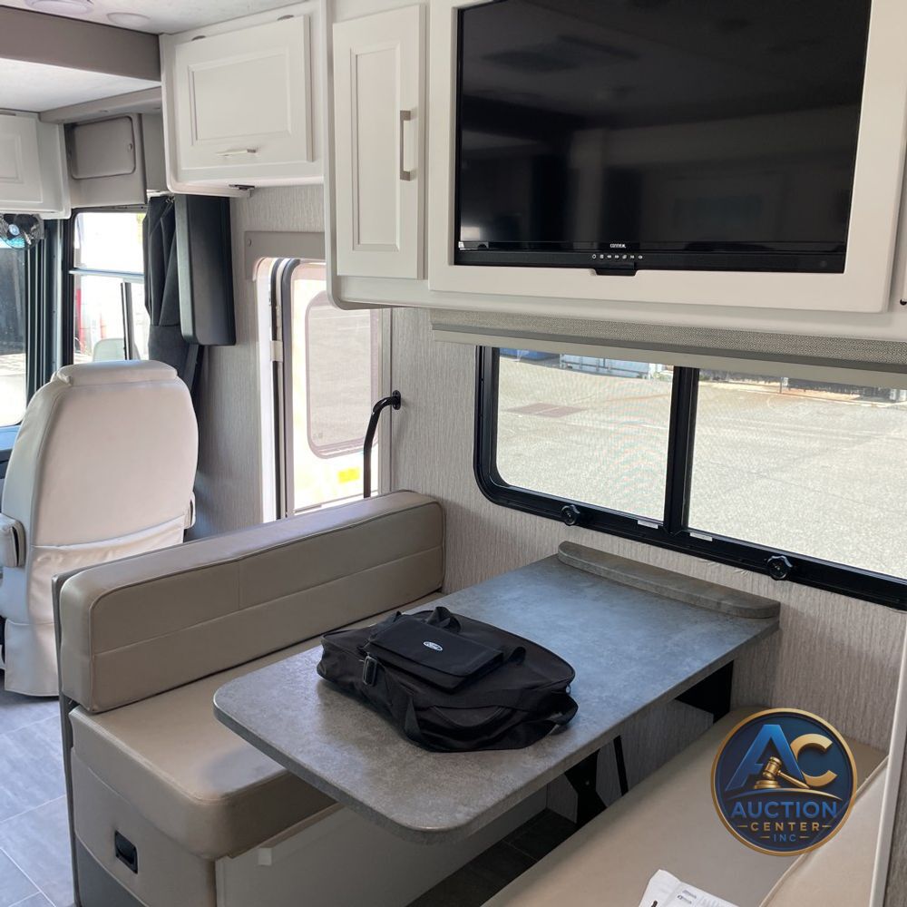 2020 Mirada Coachman motor home Base