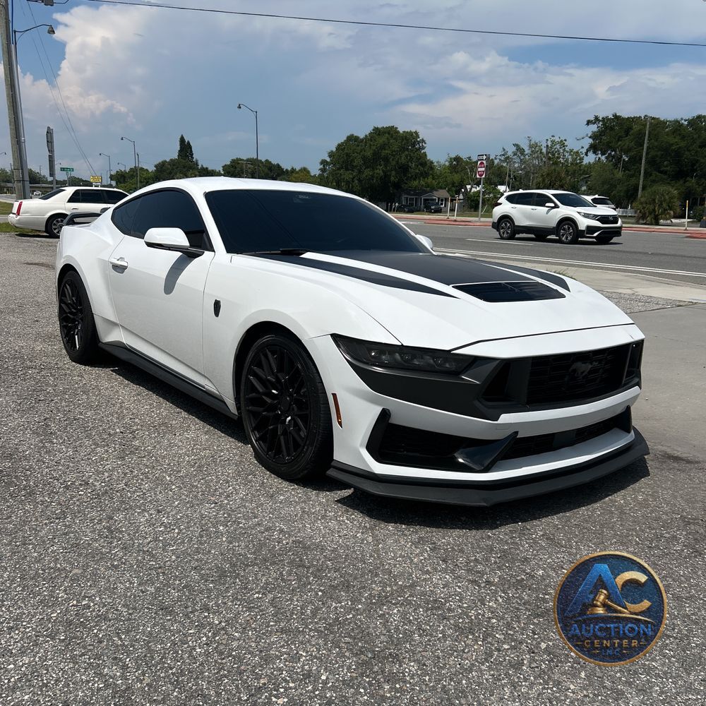 2024 Ford Mustang Dark Horse