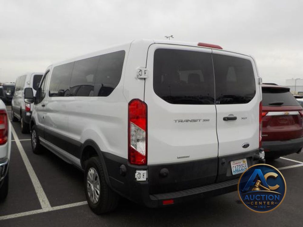 2024 Ford Transit Passenger Wagon XLT
