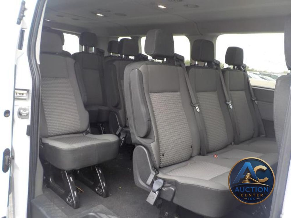 2024 Ford Transit Passenger Wagon XLT