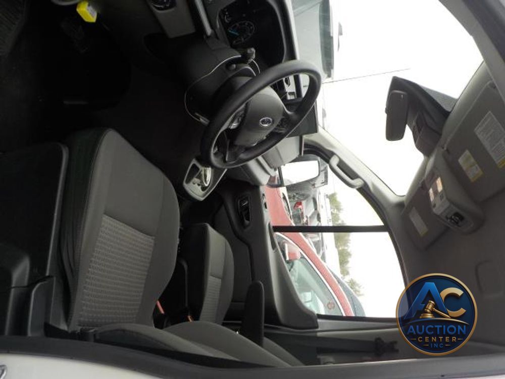 2024 Ford Transit Passenger Wagon XLT