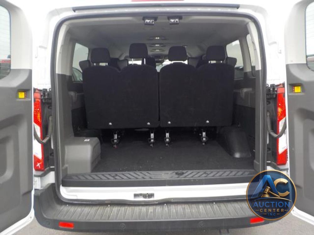 2024 Ford Transit Passenger Wagon XLT