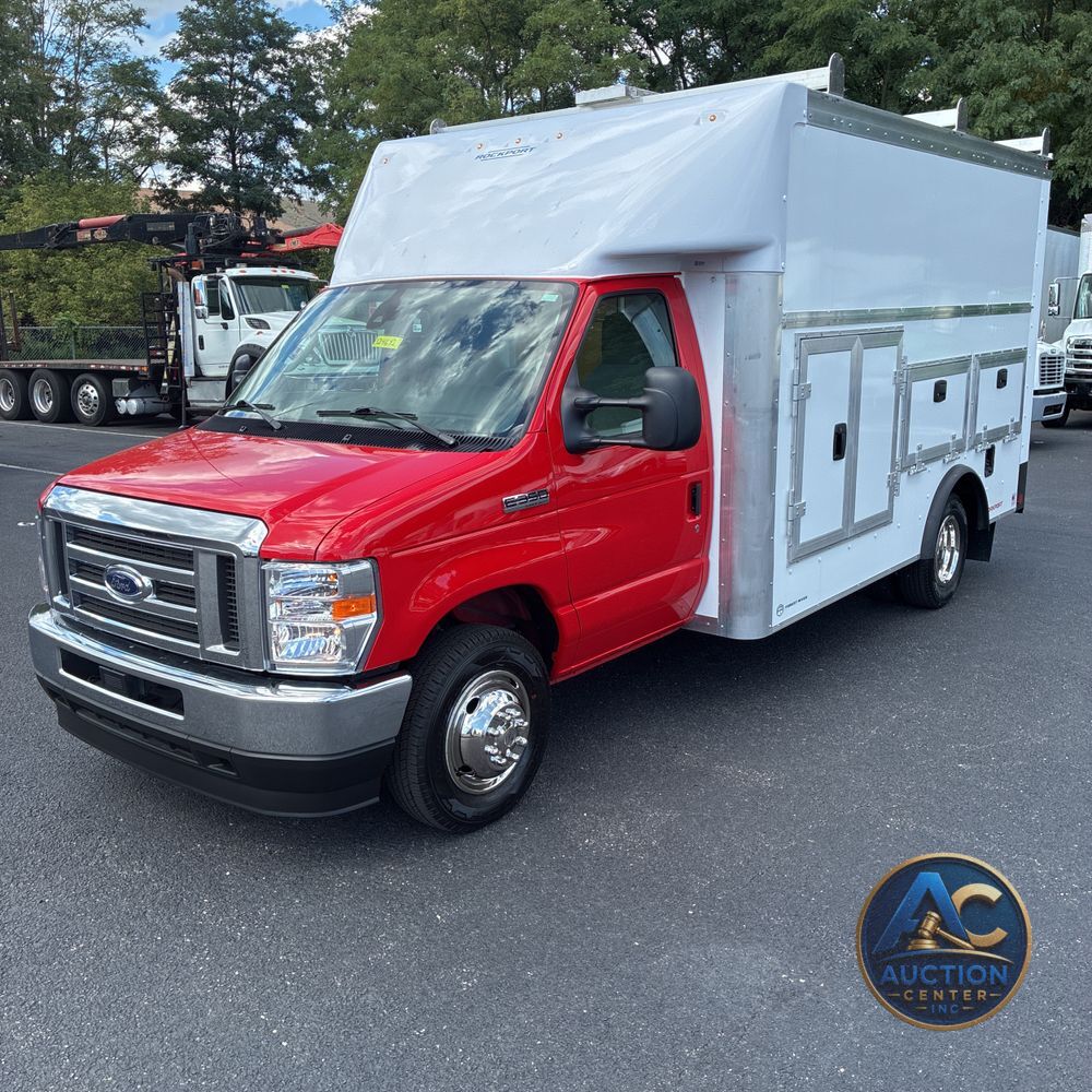 2025 Ford Commercial Vans E350