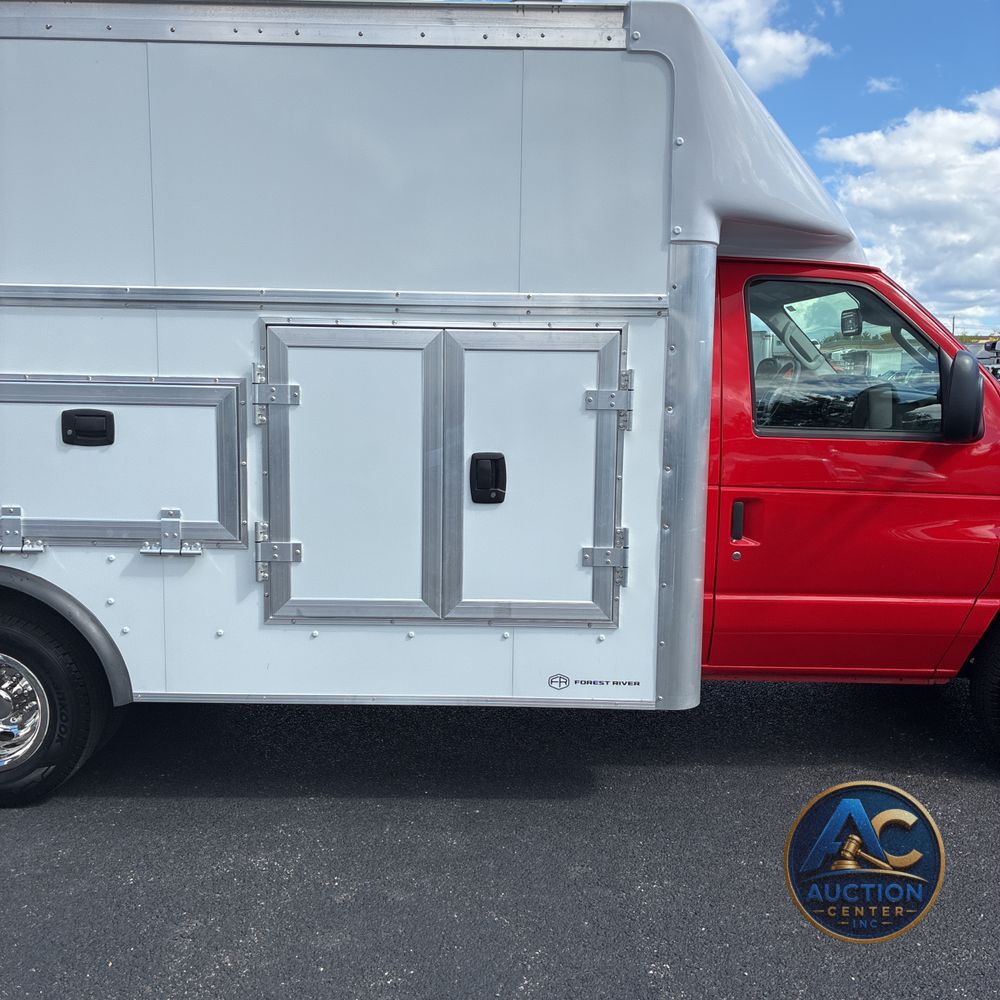 2025 Ford Commercial Vans E350